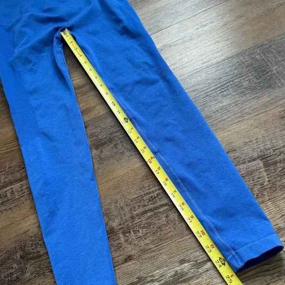 Alphalete Medium booty enhancing Blue Leggings